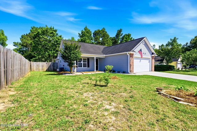 215 Gardenview Court NE, Leland, NC 28451