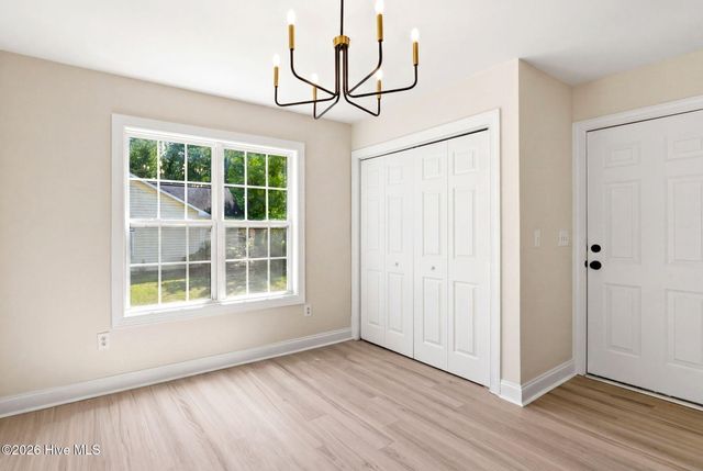 215 Gardenview Court NE, Leland, NC 28451