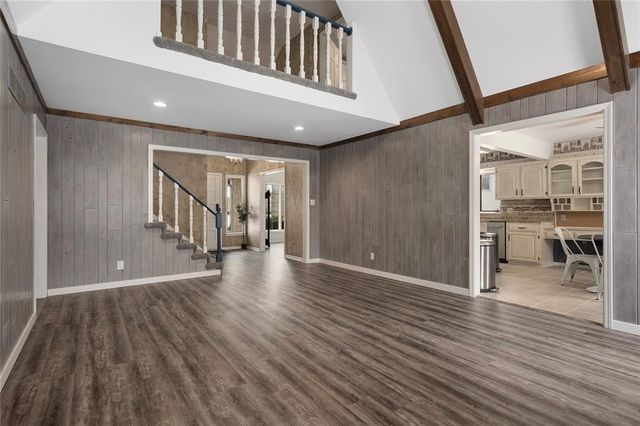 1601 NW Weatherstone Court, Blue Springs, MO 64015