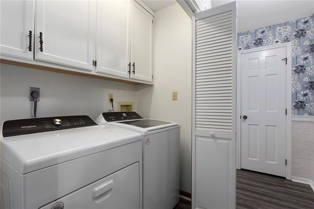 1601 NW Weatherstone Court, Blue Springs, MO 64015