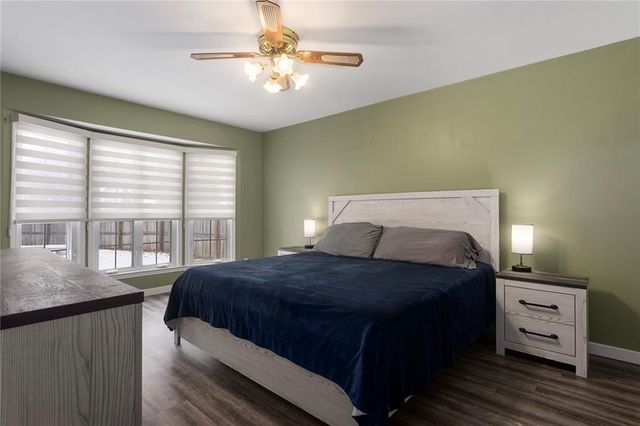 1601 NW Weatherstone Court, Blue Springs, MO 64015