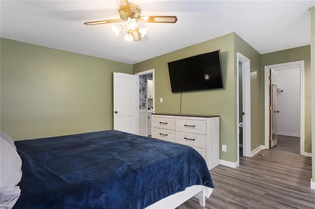 1601 NW Weatherstone Court, Blue Springs, MO 64015