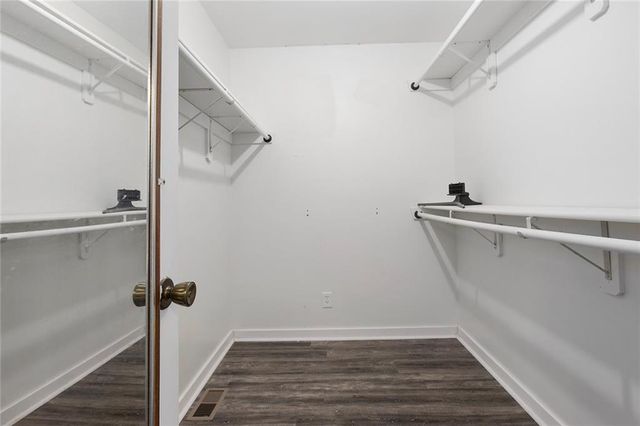 1601 NW Weatherstone Court, Blue Springs, MO 64015