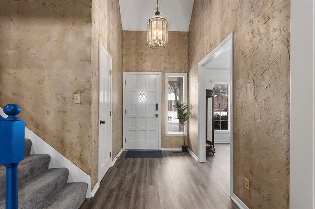 1601 NW Weatherstone Court, Blue Springs, MO 64015