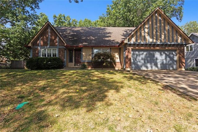 1601 NW Weatherstone Court, Blue Springs, MO 64015