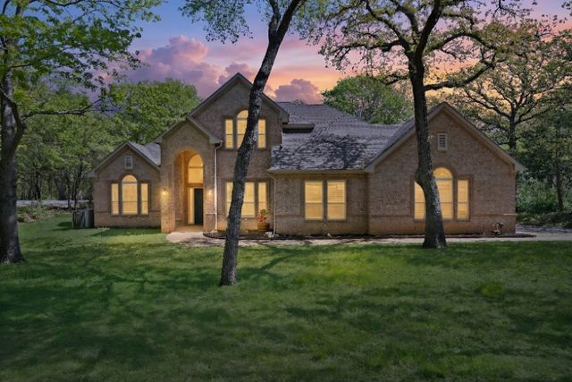 621 Diamond Point Drive, Oak Point, TX 75068