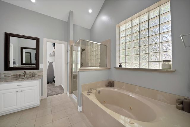 621 Diamond Point Drive, Oak Point, TX 75068