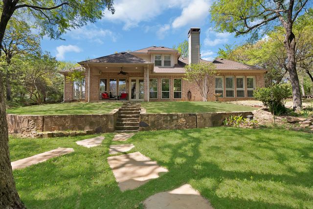 621 Diamond Point Drive, Oak Point, TX 75068