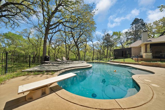 621 Diamond Point Drive, Oak Point, TX 75068