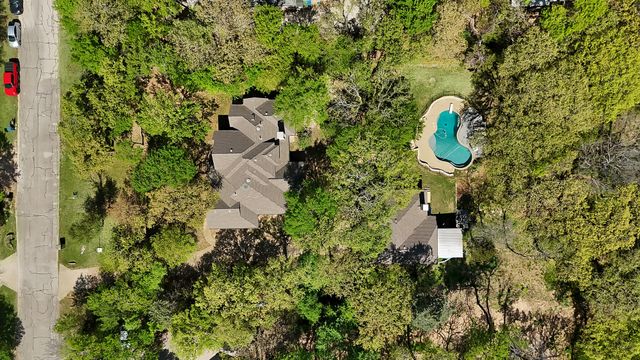 621 Diamond Point Drive, Oak Point, TX 75068