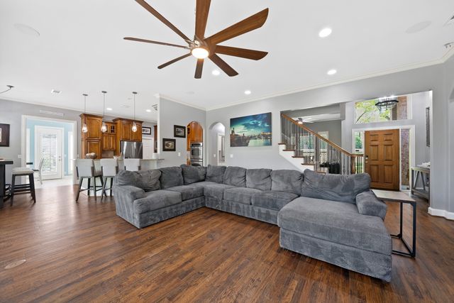 621 Diamond Point Drive, Oak Point, TX 75068