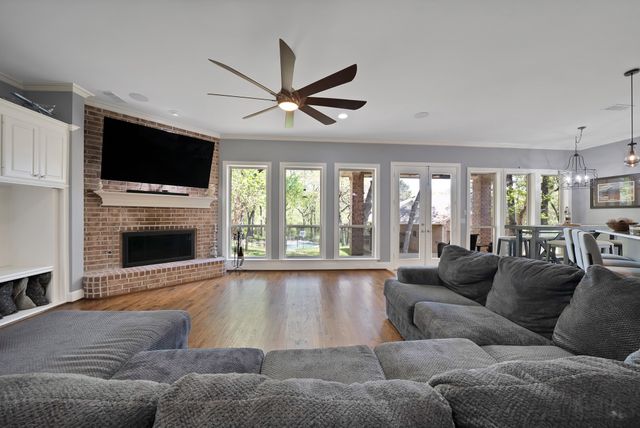 621 Diamond Point Drive, Oak Point, TX 75068