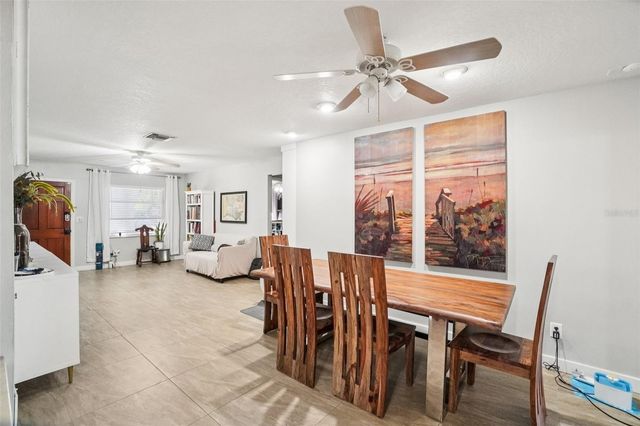 162 SE LINCOLN CIRCLE N, St Petersburg, FL 33703