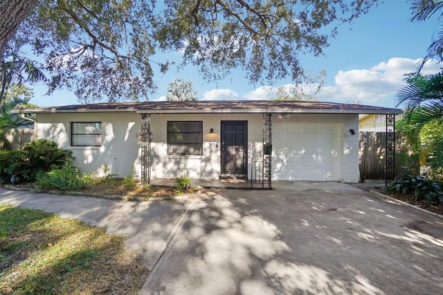 162 SE LINCOLN CIRCLE N, St Petersburg, FL 33703