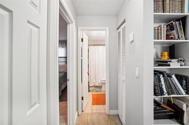 162 SE LINCOLN CIRCLE N, St Petersburg, FL 33703