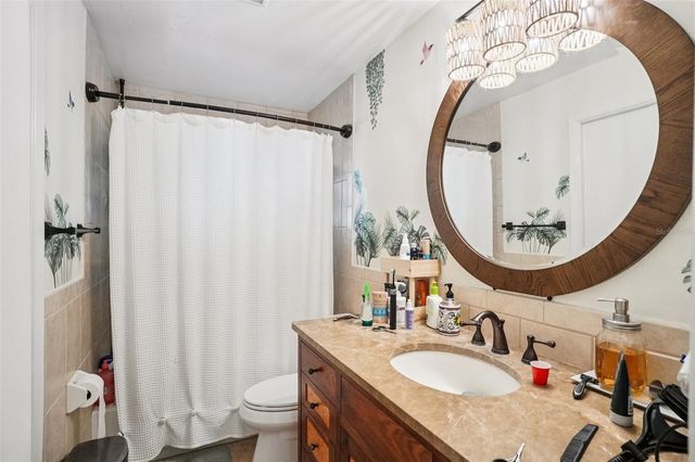 162 SE LINCOLN CIRCLE N, St Petersburg, FL 33703