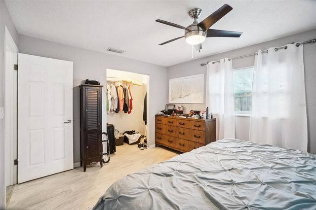 162 SE LINCOLN CIRCLE N, St Petersburg, FL 33703