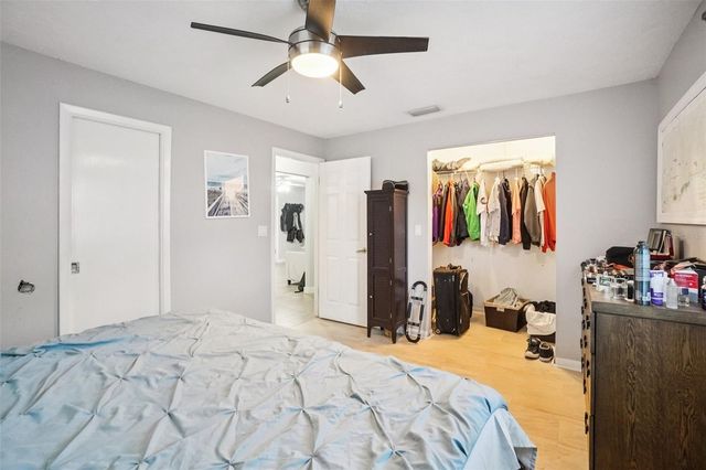 162 SE LINCOLN CIRCLE N, St Petersburg, FL 33703