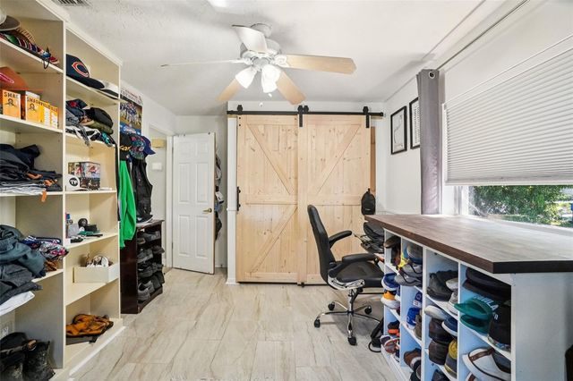 162 SE LINCOLN CIRCLE N, St Petersburg, FL 33703