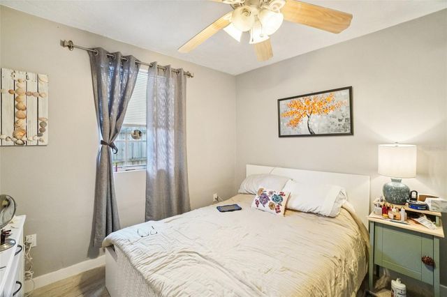 162 SE LINCOLN CIRCLE N, St Petersburg, FL 33703