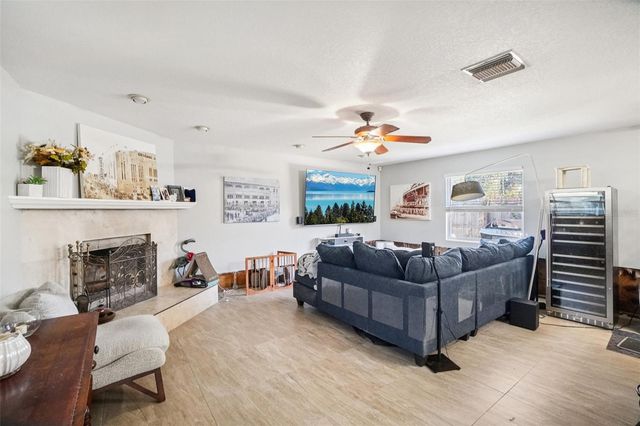 162 SE LINCOLN CIRCLE N, St Petersburg, FL 33703