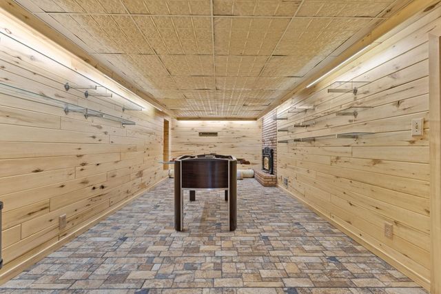 11220 Ridgemount Avenue W, Plymouth, MN 55441