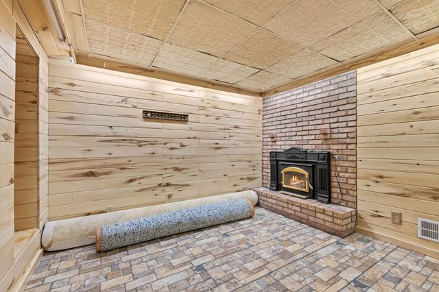 11220 Ridgemount Avenue W, Plymouth, MN 55441