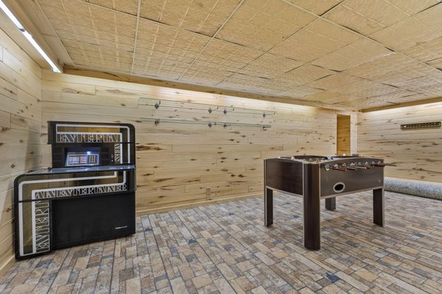 11220 Ridgemount Avenue W, Plymouth, MN 55441