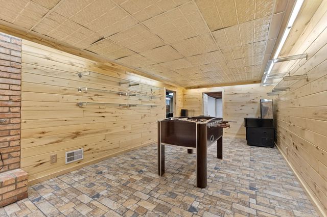 11220 Ridgemount Avenue W, Plymouth, MN 55441