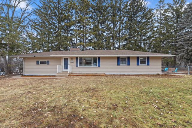 11220 Ridgemount Avenue W, Plymouth, MN 55441