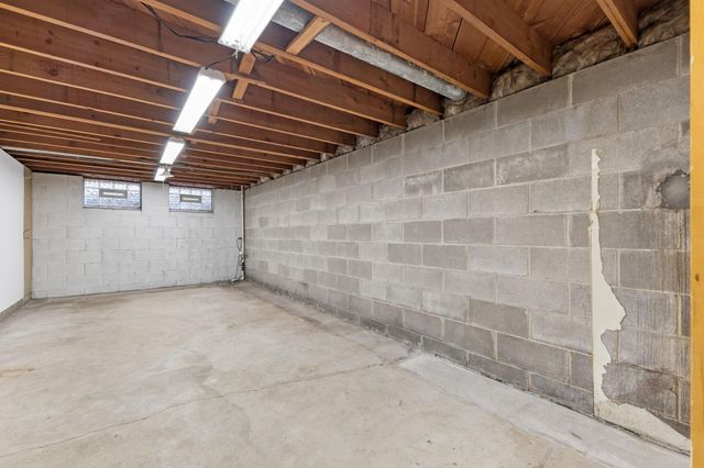 11220 Ridgemount Avenue W, Plymouth, MN 55441