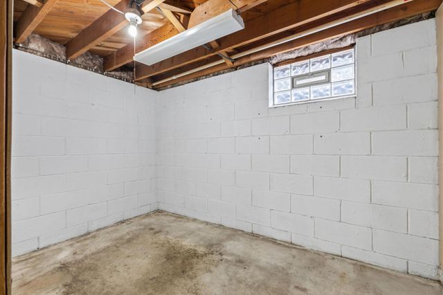 11220 Ridgemount Avenue W, Plymouth, MN 55441