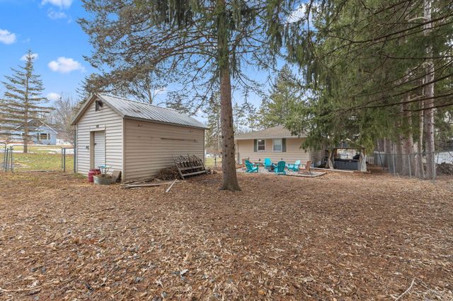 11220 Ridgemount Avenue W, Plymouth, MN 55441