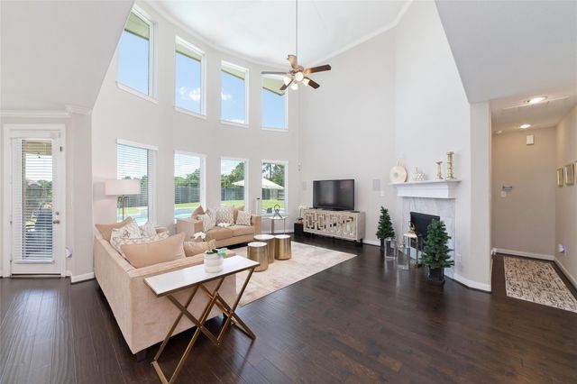 12043 Tree Top Hills Lane, Tomball, TX 77377