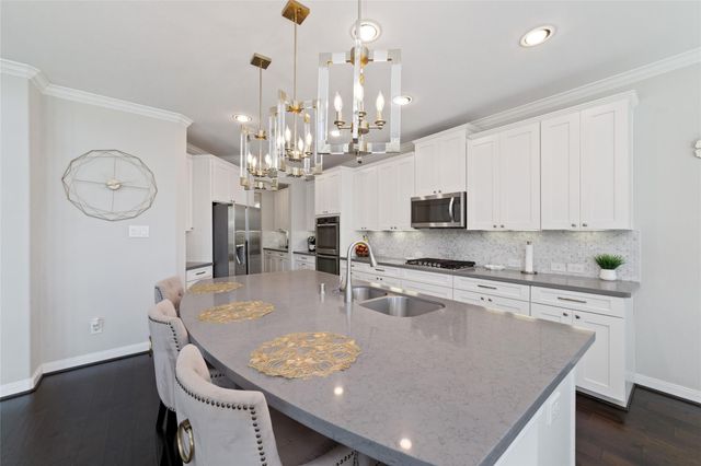 12043 Tree Top Hills Lane, Tomball, TX 77377
