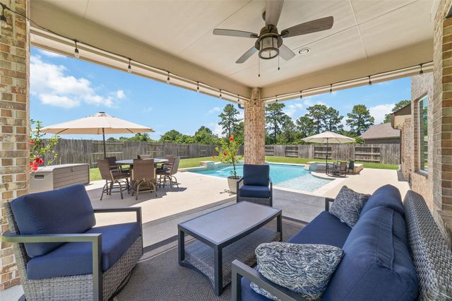 12043 Tree Top Hills Lane, Tomball, TX 77377
