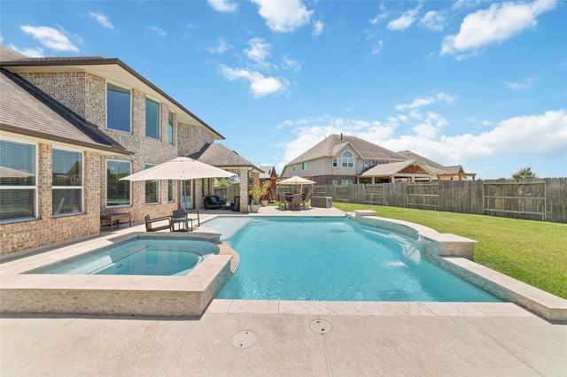 12043 Tree Top Hills Lane, Tomball, TX 77377