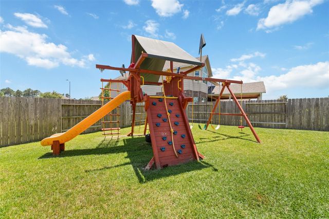 12043 Tree Top Hills Lane, Tomball, TX 77377