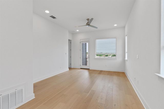 2050 Lohmans Spur Rd Unit 804, Lakeway, TX 78734