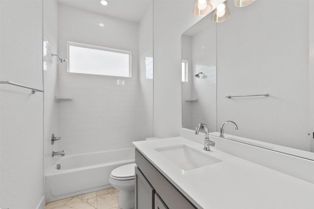 2050 Lohmans Spur Rd Unit 804, Lakeway, TX 78734