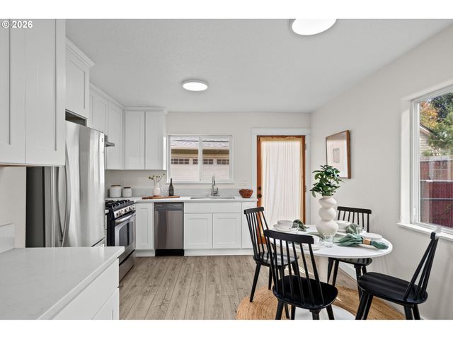5321 Se HENDERSON St, Portland, OR 97206