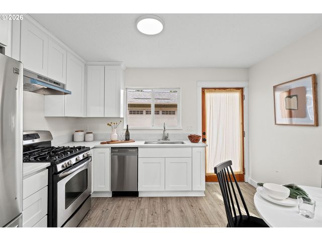 5321 Se HENDERSON St, Portland, OR 97206