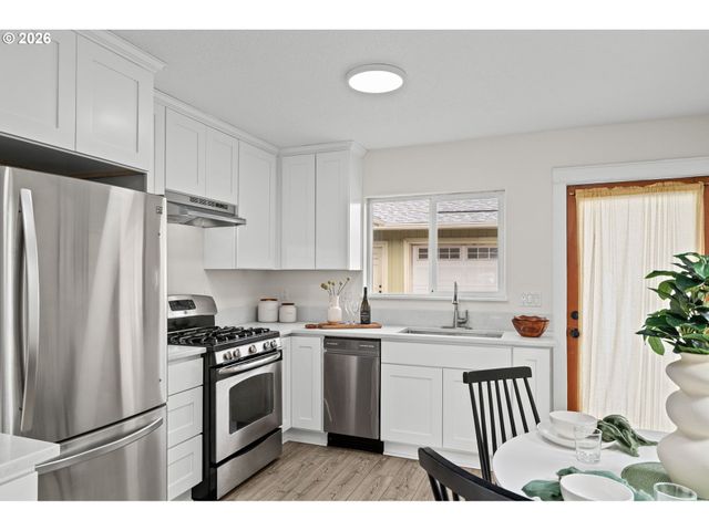 5321 Se HENDERSON St, Portland, OR 97206