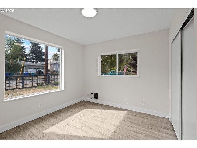 5321 Se HENDERSON St, Portland, OR 97206