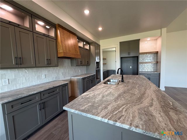 11109 Golden Eagle Avenue, Salado, TX 76571