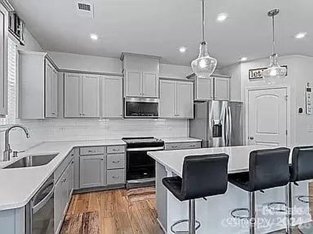 1230 Bigelow Street, Charlotte, NC 28269