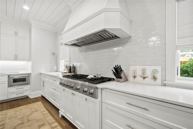 135 North Lake Drive, Sunset, SC 29685