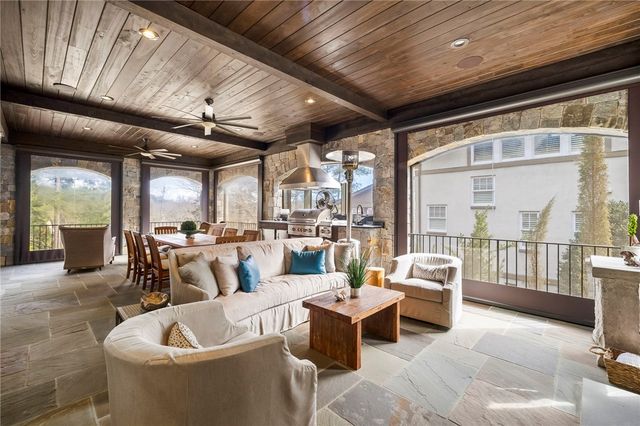 135 North Lake Drive, Sunset, SC 29685