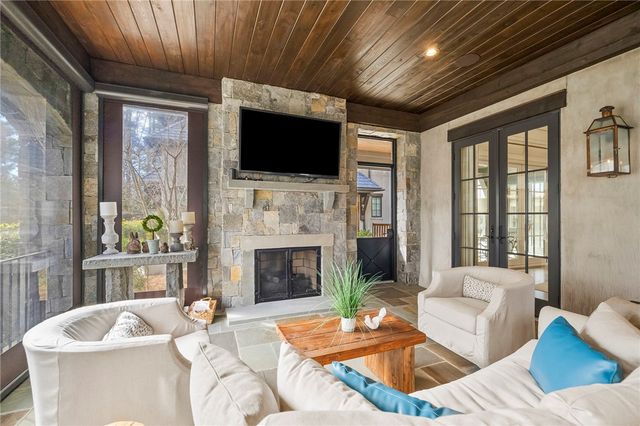 135 North Lake Drive, Sunset, SC 29685