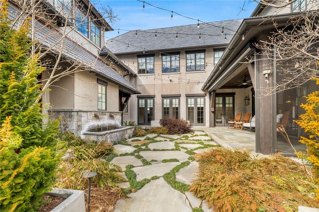 135 North Lake Drive, Sunset, SC 29685